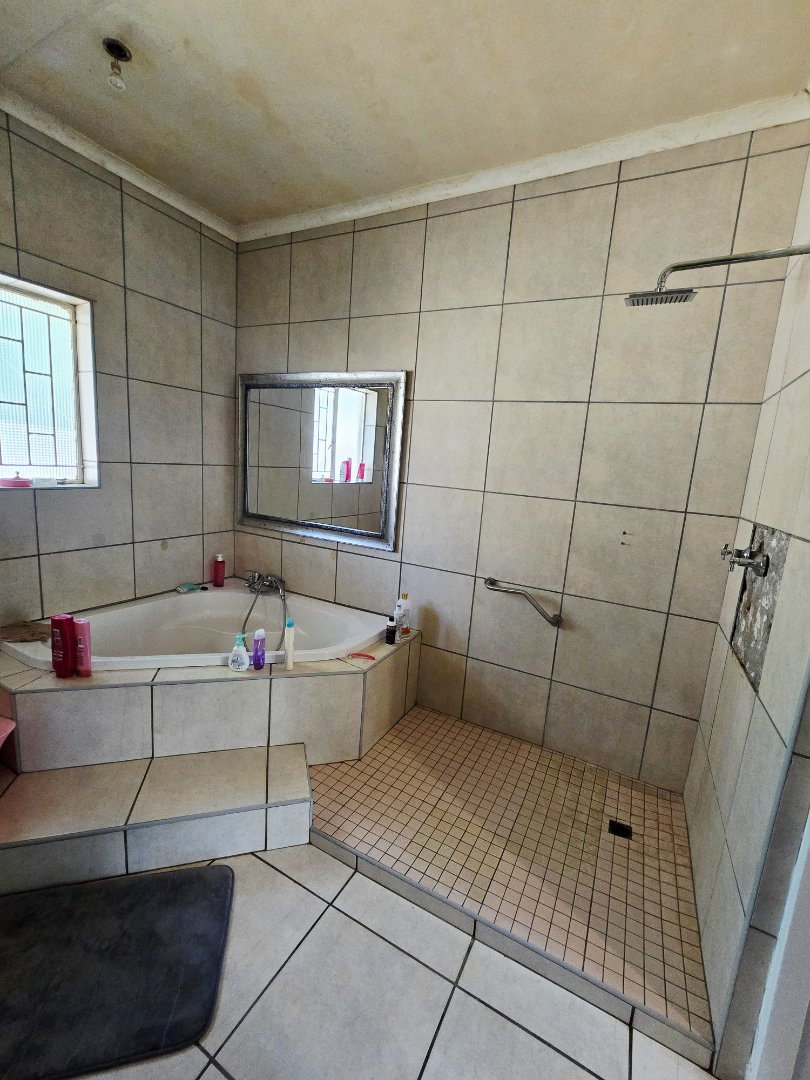 5 Bedroom Property for Sale in Flamwood North West